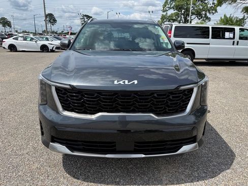 Used 2024 Kia Sorento S AWD/4WD image 3
