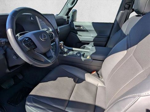 Certified 2024 Lexus GX 550 w/ Cold Area Package AWD/4WD image 16