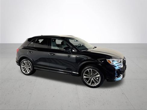 Used 2023 Audi Q3 2.0T Premium Plus w/ Premium Plus Package AWD/4WD image 4