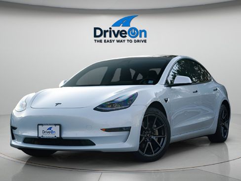 Used 2021 Tesla Model 3 Standard Range Plus RWD image 2