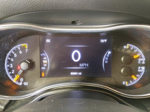 Used 2021 Jeep Grand Cherokee Laredo X AWD/4WD image 23