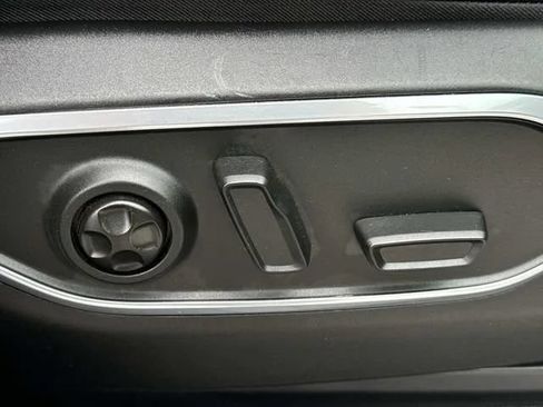 Used 2024 Jeep Wagoneer L Series II w/ Flexible Seating Group AWD/4WD image 34