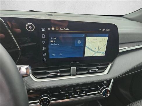 Used 2025 Chevrolet Equinox LT image 14