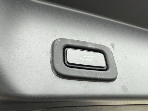 Certified 2022 Land Rover Range Rover Evoque SE image 32