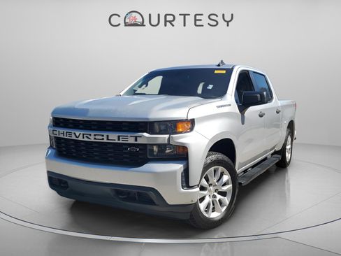 Used 2020 Chevrolet Silverado 1500 Custom w/ Custom Value Package image 1