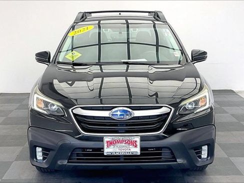 Used 2021 Subaru Outback Premium AWD/4WD image 2