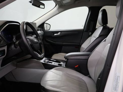 Used 2025 Ford Escape SE w/ PHEV Premium Package FWD image 12