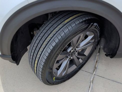 Used 2021 Ford Explorer XLT w/ Equipment Group 202A RWD image 48