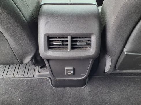 Used 2022 GMC Terrain SLE w/ Driver Convenience Package image 6