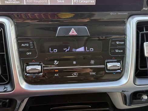 Certified 2022 Kia Sorento S FWD image 24