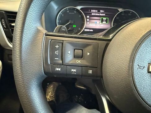 Used 2023 Nissan Rogue SV image 17