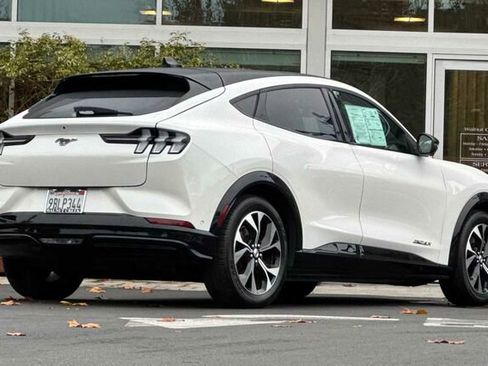 Certified 2022 Ford Mustang Mach-E Premium image 4