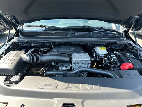 New 2026 RAM 1500 4x4 Crew Cab image 33
