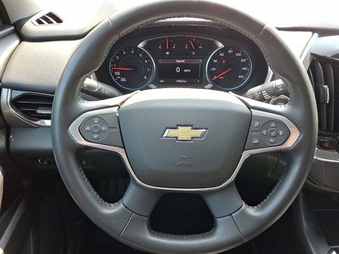 Used 2021 Chevrolet Traverse LT FWD image 19