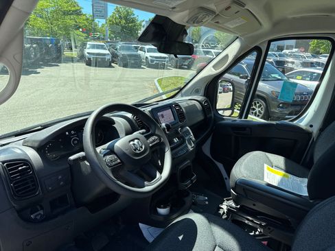 Used 2025 RAM ProMaster 2500 w/ U-Haul Equipment Group FWD image 12