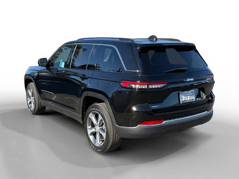 Used 2023 Jeep Grand Cherokee 4WD 4xe image 3