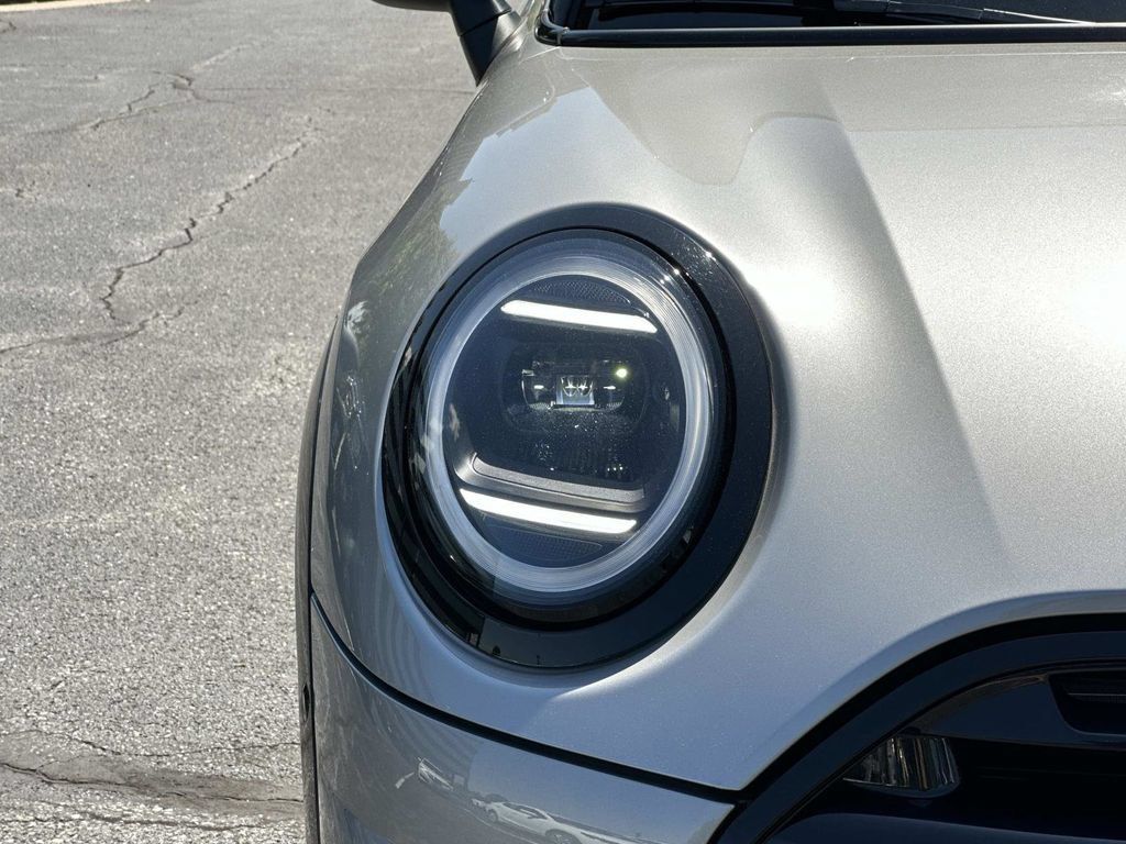 Used 2025 MINI Cooper S FWD image 8