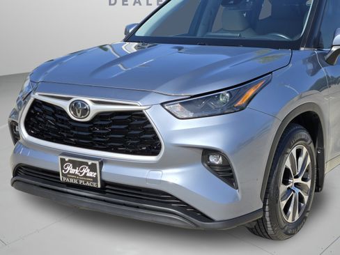 Used 2023 Toyota Highlander XLE FWD image 36