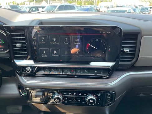 Used 2026 GMC Sierra 1500 SLT AWD/4WD image 10