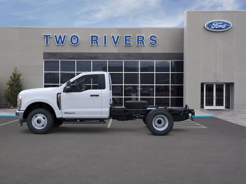 New 2026 Ford F350 XL w/ XL Chrome Package image 3