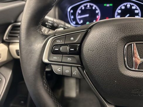 Used 2018 Honda Accord Touring image 23
