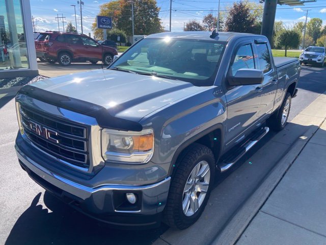 Used 2015 GMC Sierra 1500 SLE w/ SLE Value Package AWD/4WD image 2
