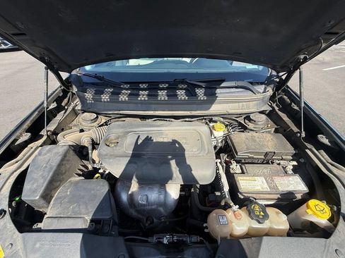 Used 2020 Jeep Cherokee Latitude Plus FWD image 31