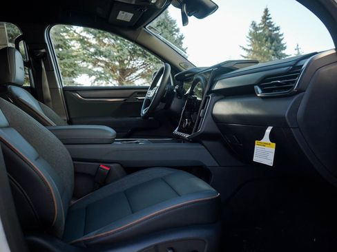 New 2025 GMC Acadia AT4 image 11