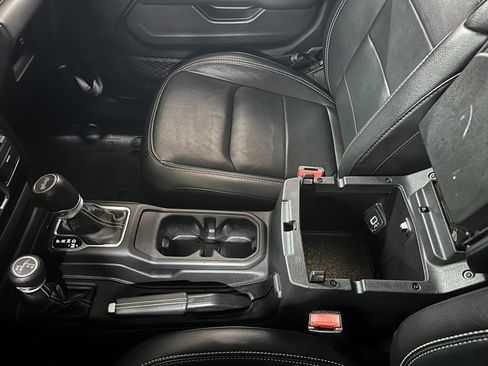 Certified 2023 Jeep Wrangler Sahara w/ Dual Top Group image 28