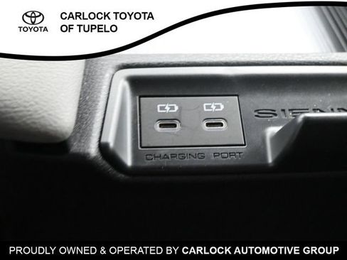 Used 2025 Toyota Sienna LE image 23