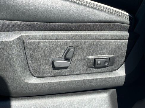 New 2026 RAM 2500 Laramie AWD/4WD image 13