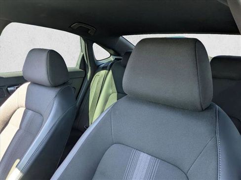 Used 2023 Honda Civic Sport image 14