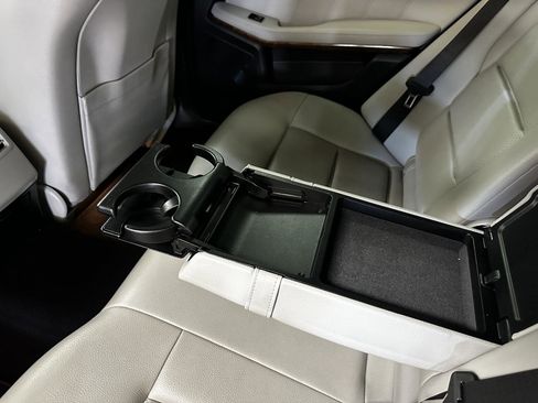 Used 2011 Mercedes-Benz E 350 4MATIC Sedan image 76