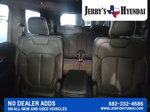 Used 2023 Jeep Grand Cherokee L Summit AWD/4WD image 16