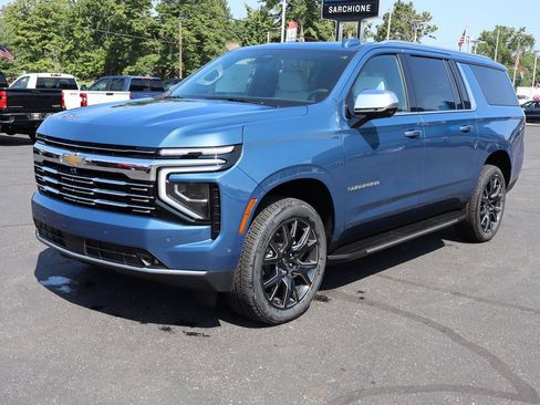 New 2025 Chevrolet Suburban Premier image 29