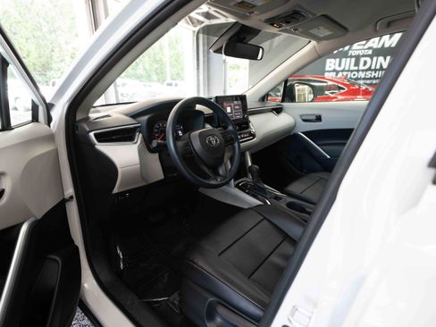 Used 2022 Toyota Corolla Cross L AWD/4WD image 8