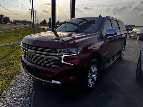 Used 2024 Chevrolet Suburban Premier w/ Premium Package image 5