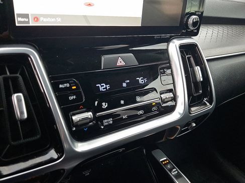 Used 2022 Kia Sorento SX w/ Panoramic Sunroof Package image 16