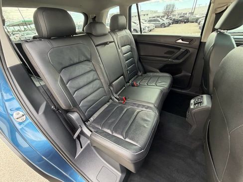 Used 2018 Volkswagen Tiguan SEL Premium image 24