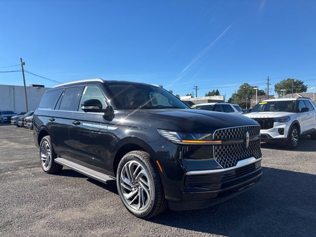 New 2026 Lincoln Navigator Premiere AWD/4WD image 8
