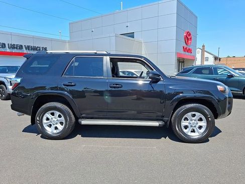 Used 2023 Toyota 4Runner SR5 AWD/4WD image 7