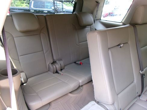 Used 2017 Chevrolet Tahoe LT w/ LT Signature Package image 12