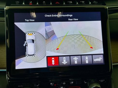 Used 2022 Jeep Grand Cherokee Summit w/ Luxury Tech Group V image 14