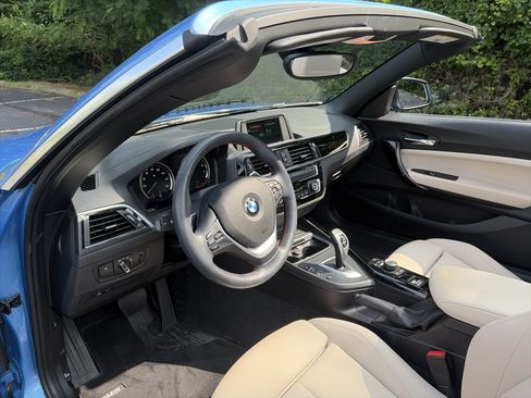 Used 2020 BMW 230i Convertible RWD image 18