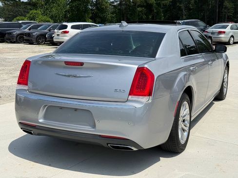 Used 2017 Chrysler 300 Limited w/ 300 Premium Group RWD image 10