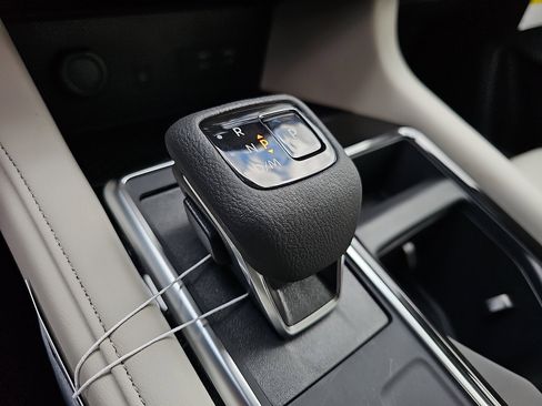 New 2026 Nissan Pathfinder SL image 10