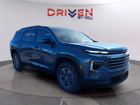 New 2026 Chevrolet Traverse LT w/ Driver Confidence Package image 7