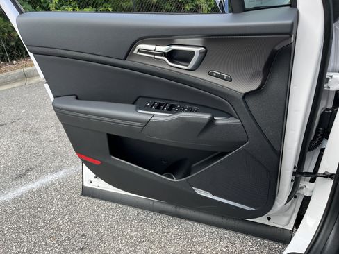 New 2026 Kia Sportage SX image 18