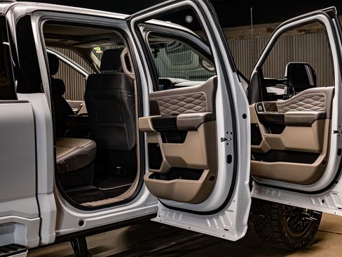 Used 2026 Ford F350 Platinum w/ Platinum Plus Package image 31