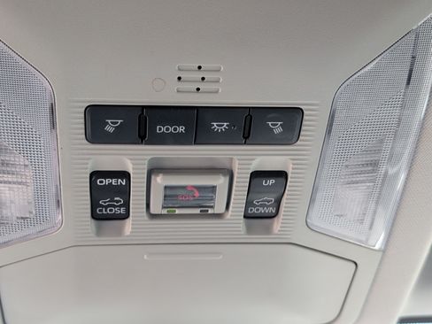 Used 2025 Toyota RAV4 XLE Premium AWD/4WD image 18